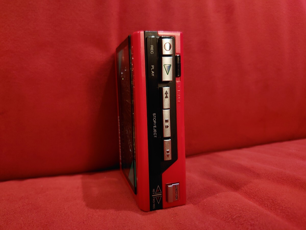 【SONY】WM-R15 WALKMAN vintage PORTABLE CASSETTE RECORDER ソニー　ウォークマン ポータブル カセットレコーダー カセットプレーヤー_画像3
