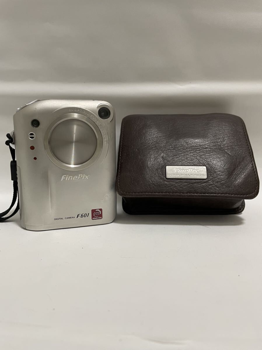 動作品 デジタルカメラ FUJIFILM FinePix F601 富士フィルム コンパクトデジタルカメラ デジカメ の画像1