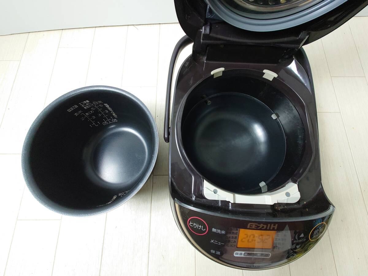 象印 NW-TA10 炊飯器 5.5合炊き 圧力IH炊飯ジャー 極め炊き ダークブラウン 2020年製 #B68の画像4