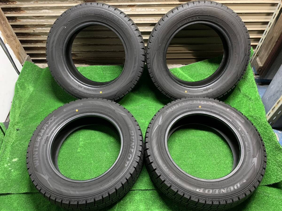 送料無料!! 極上バリ山 １９５／６５Ｒ１５ ウィンターマックス ＷＭ０２ ダンロップ バリ溝 ４本セット ２０１８年製造 WINTER MAXX 02_画像1