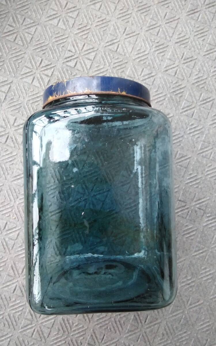 昭和レトロ　ガラス瓶　気泡入り　保存瓶　濃い緑色_画像1