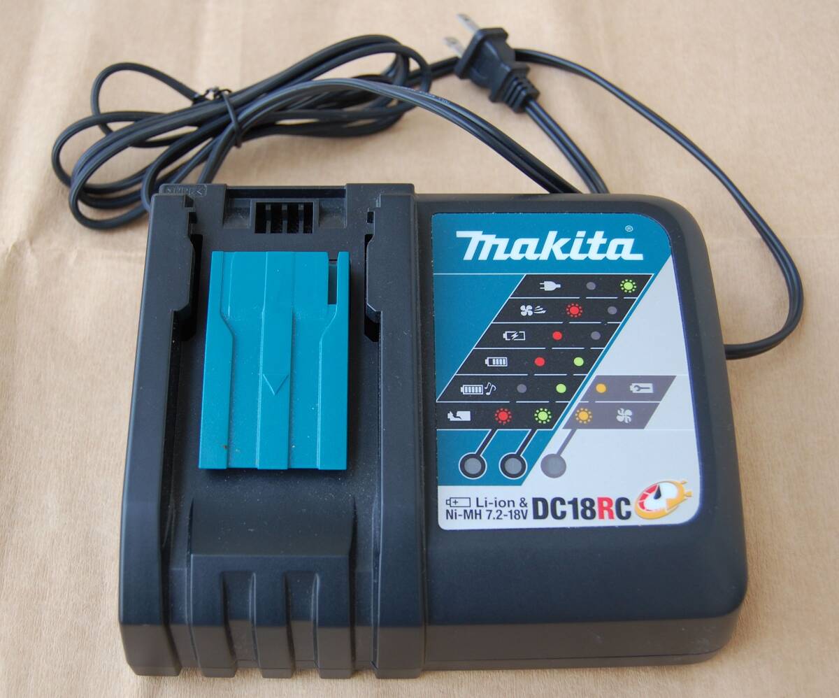 [ быстрое решение ] состояние хороший Makita Makita оригинальный товар внезапный скорость аккумулятор зарядное устройство [DC18RC]Li-ion/Ni-HM 7.2-18V для обе соответствует 80 размер отправка 