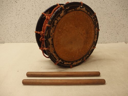 0440251s[. futoshi тамбурин без тарелочек палочки есть традиционные японские музыкальные инструменты ударные инструменты японский барабан ] течение времени товар /φ35×H16cm степень / палочки общая длина 36.5cm степень 