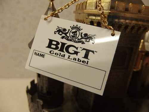 0440322s【BIG“T”Gold Label スコッチウイスキーキャッスルボトルケース】オルゴール付き/中古品/お城型/ボトルなしの画像3
