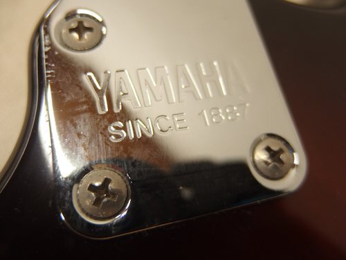 0440347k【サイズB】YAMAHA YGS 112P エレキギター ヤマハ/全長100cm程度 12F弦高2mm程度/弦楽器/通電OK/中古品/実用性未確認の画像8