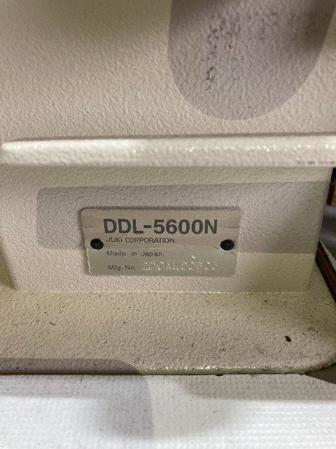 【1円スタート！】JUKI ジューキ DDL-5600N 工業用ミシン ライト付き 本縫いミシン 100V 動作良好 九 その1の画像3