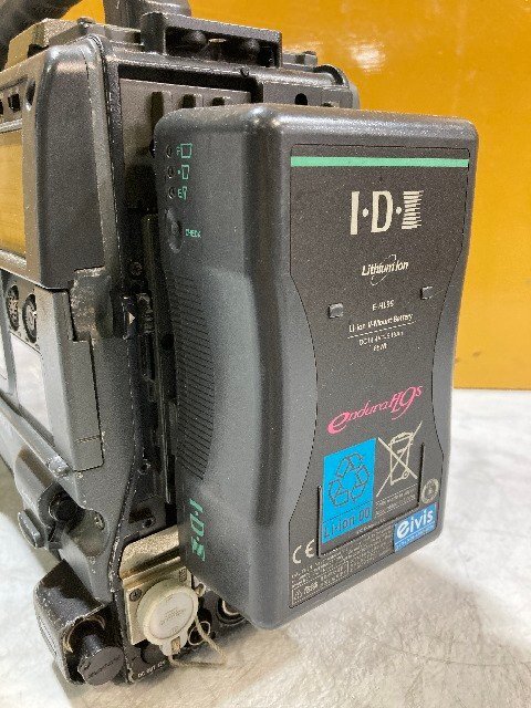 【1円スタート！】SONY ソニー HDW-750 HDCAMカムコーダー 本体、バッテリーのみ 業務用 通電確認済み_画像3