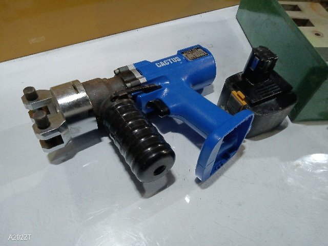 [1 jpy start!]kaktas cordless electric hydraulic type crimping tool k Lynn p Boy EV-200DX battery other company manufactured charger lack of electrification verification only 