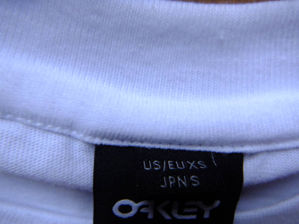 オークリー メンズS（US-XS）白 半袖Tシャツ 403144 新品 _画像3