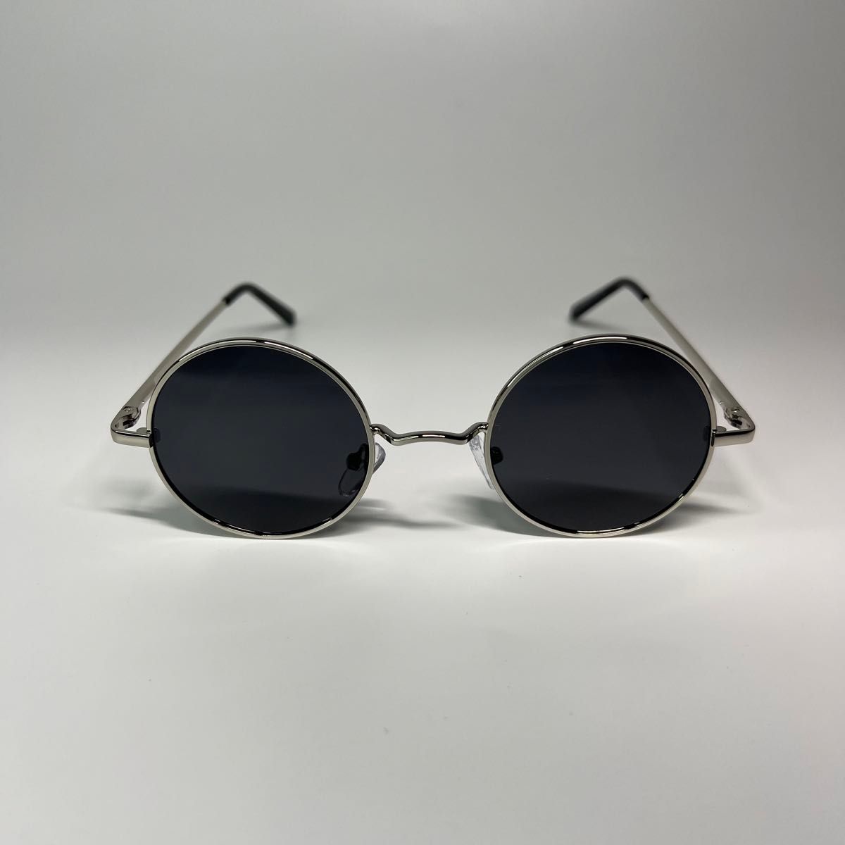 ●新品未使用● 偏光　サングラス　メガネ　丸メガネ　ブラック　黒　シルバー　ミラー　丸眼鏡　メンズ　レディース　ユニセックス