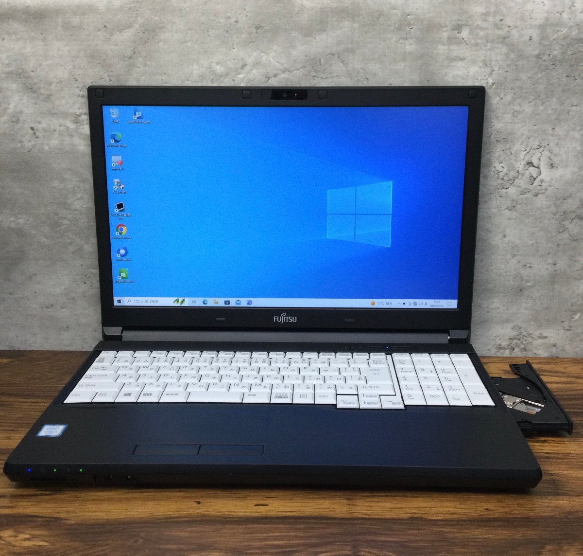 1円～ ●富士通 LIFEBOOK A746/P / Core i7 6600U (2.60GHz) / メモリ 8GB / SSD 256GB / DVD / 15.6型 フルHD (1920×1080) / Win10 Pro_画像1