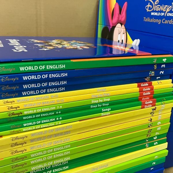 DDb893D12 DWE Disney World of English ディズニー英語システム 2013年 ブック カード まとめの画像2