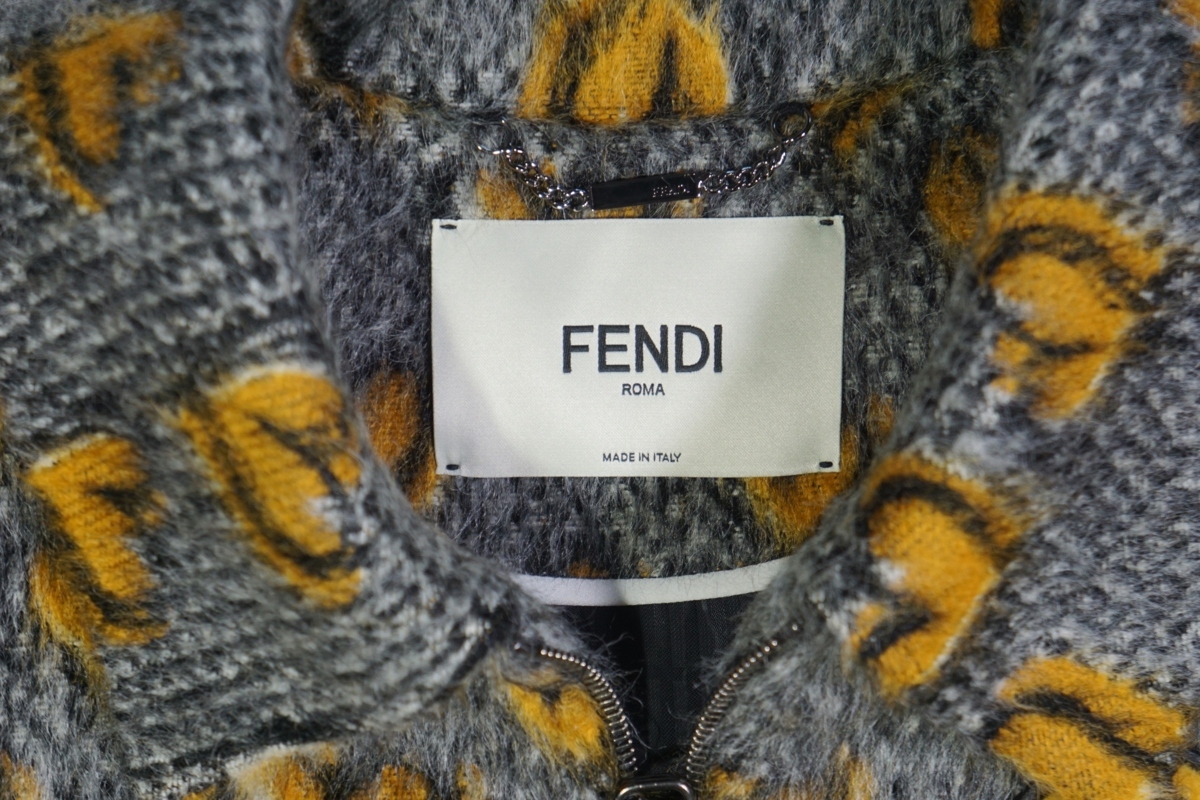 F206.. FENDI Fendi fur jacket Heart Logo Italy made FJ6914 A256Q F03QE * 40