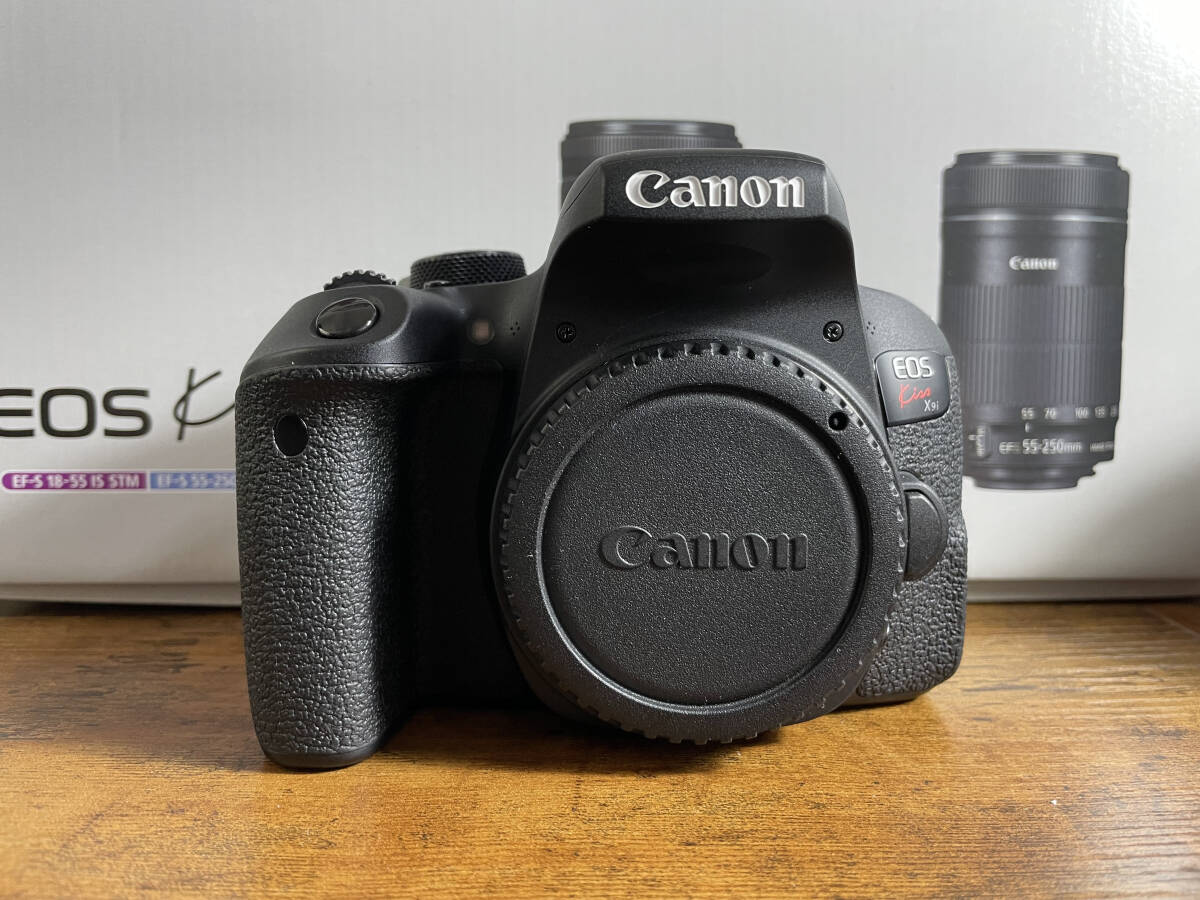 【中古品】Canon EOS kiss X9i & 50mm f1.8 STM & α (バッテリー, レンズフィルター) セット 通電動作確認済み 箱付 取扱説明書付の画像4