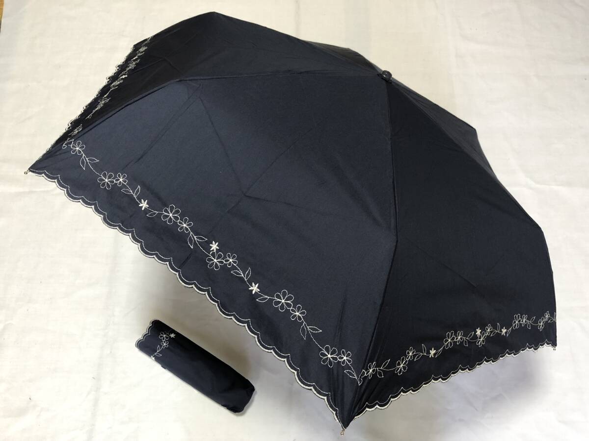 晴雨兼用傘　日傘　折りたたみ傘　プチ刺繍　紺　新品_画像1