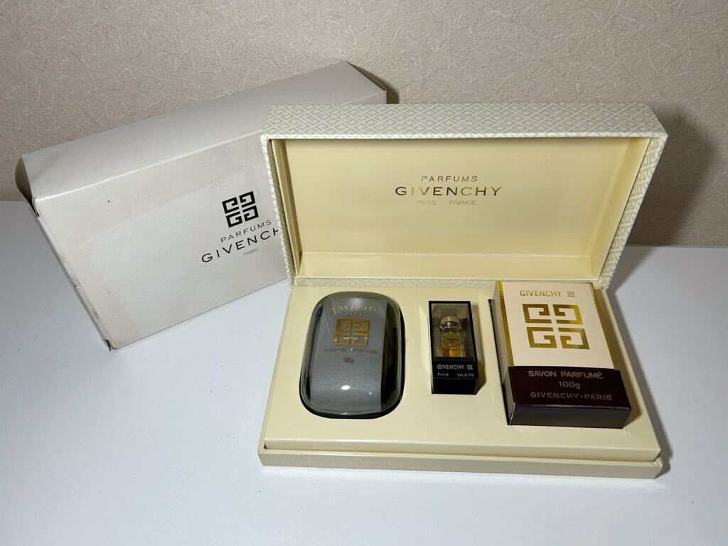 未使用【GIVENCHY ジバンシィ トロワ パフューム ソープ 100g×2個 香水2mL】石鹸セット ソープ 石鹸置き 保管品の画像1