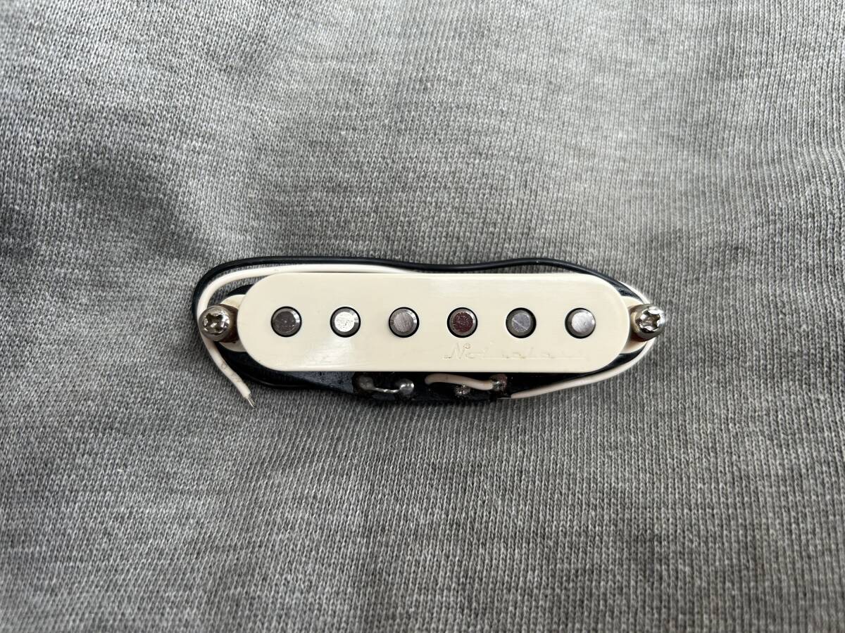 Fender Vintage Noiseless Strat центральный только крыло Vintage шум отсутствует Fender Stratocaster 