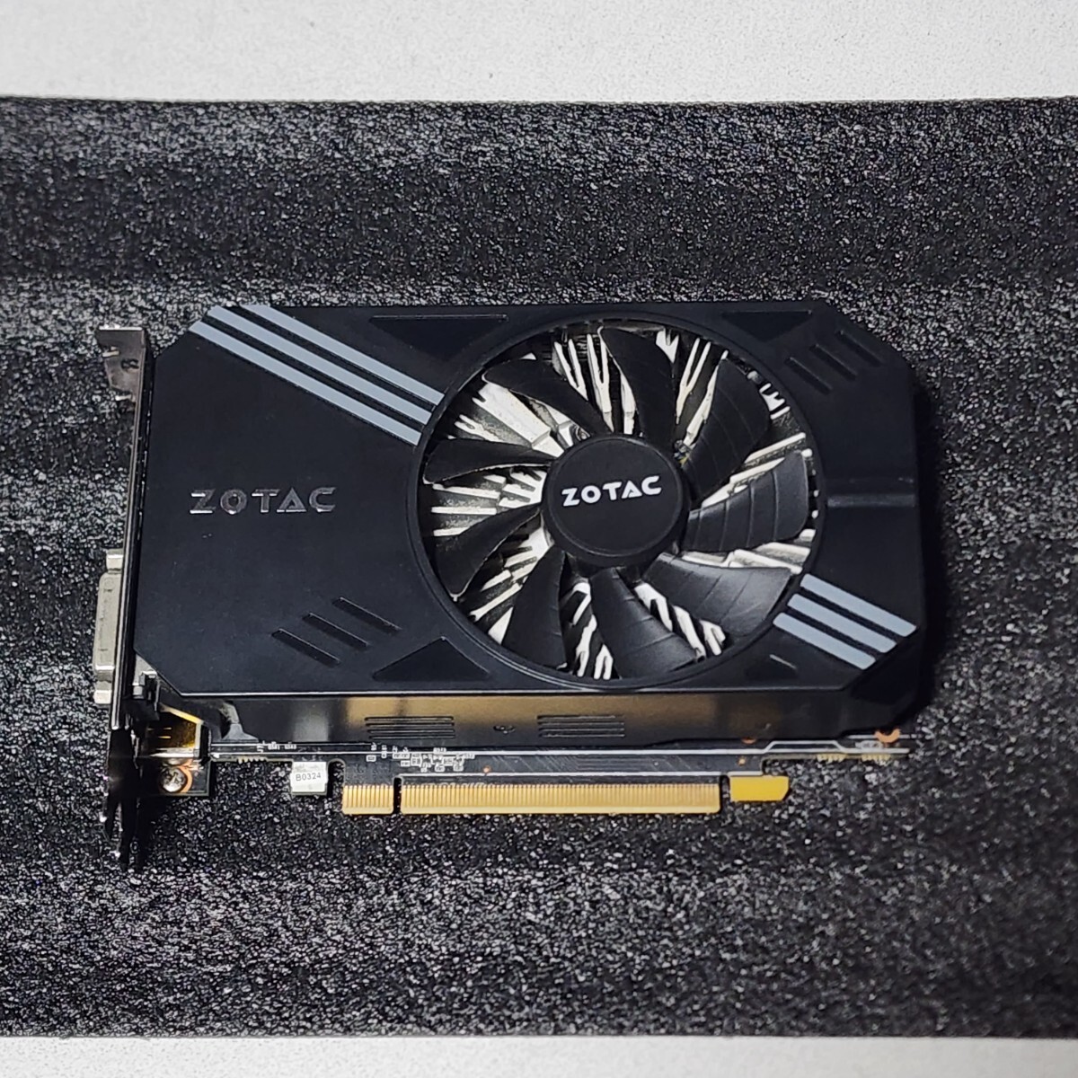 ZOTAC GEFORCE GTX1060 6GB 192BIT GDDR5/ZT-P10600A-10L 動作確認済み PCパーツ グラフィックカード PCIExpressの画像1