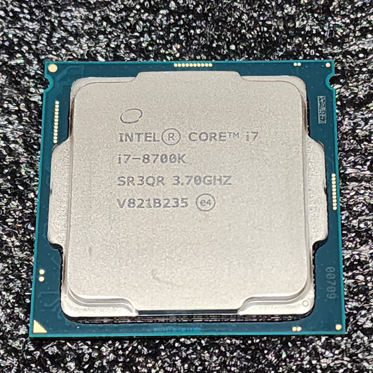 CPU Intel Core i7 8700K 3.7GHz 6コア12スレッド CoffeeLake PCパーツ インテル 動作確認済み_画像1