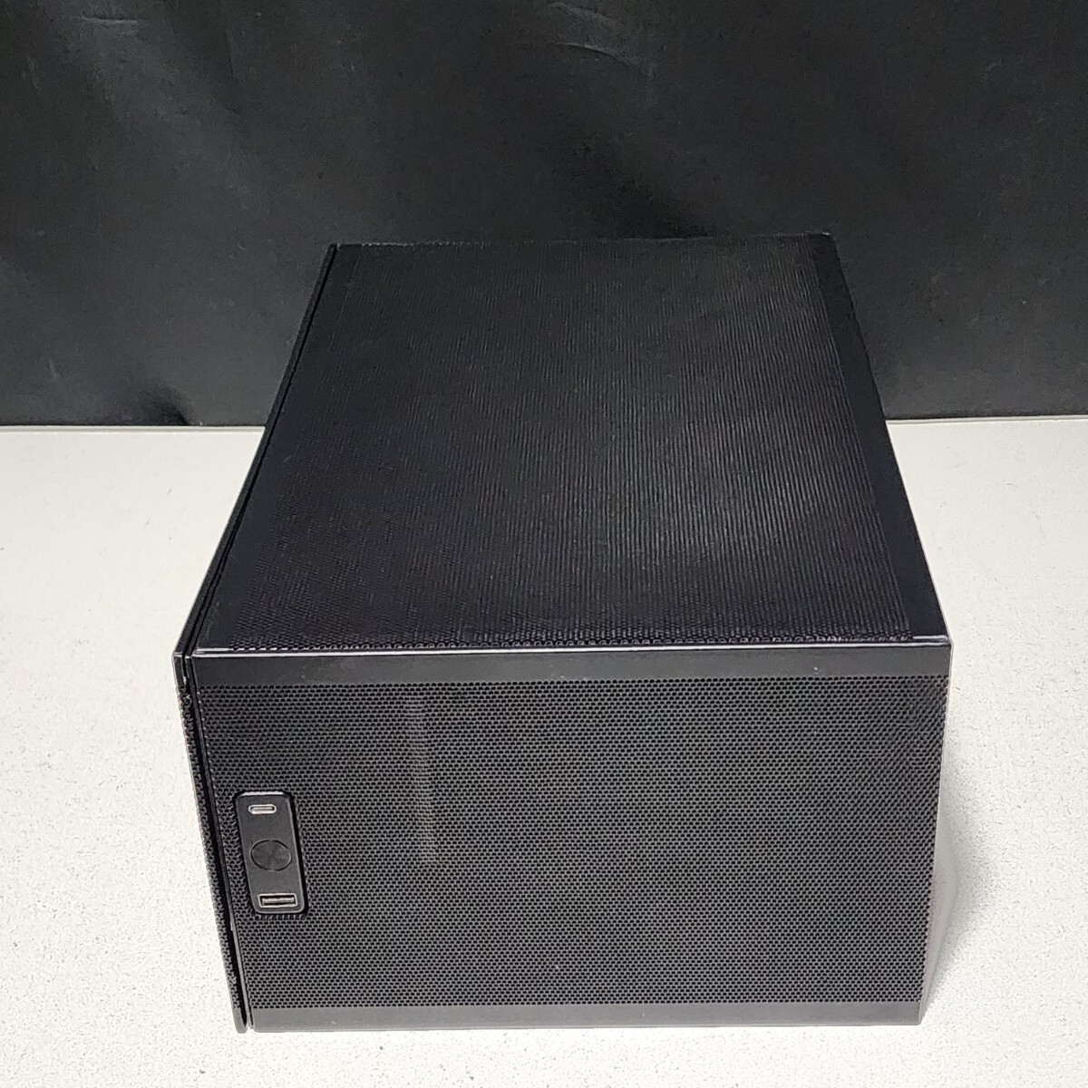 【送料無料】SSUPD Meshlicious Black(SSU-MESHLI-BK-FM) Mini-ITX PCケース ATX電源ユニット対応 ライザーカード搭載の画像6