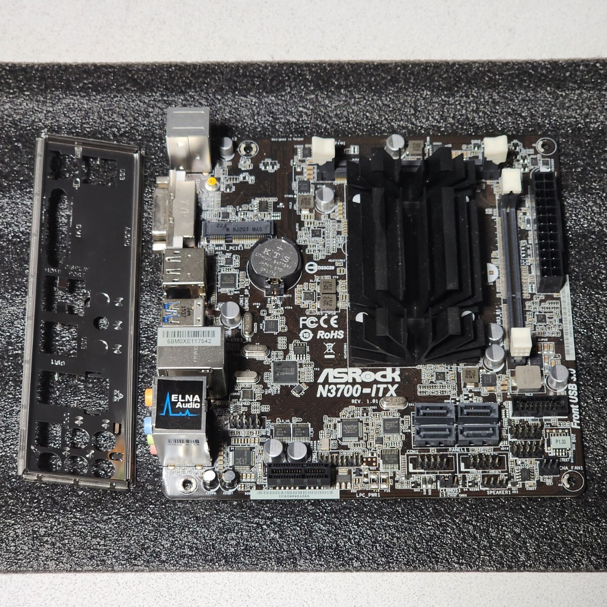 ASRock N3700-ITX IOパネル付属 Mini-ITXマザーボード CPU Pentium N3700搭載 1.6GHz 4コア4スレッド Braswell 最新Bios 動作確認済み_画像1