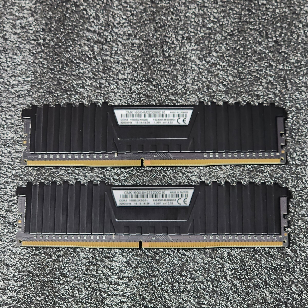 CORSAIR VENGEANCE LPX DDR4-3200MHz 16GB (8GB×2枚キット) CMK16GX4M2Z3200C16 動作確認済み デスクトップ用 PCメモリ の画像2