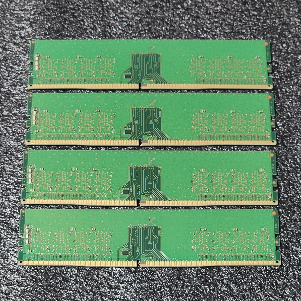 Micron CRUCIAL DDR4-3200MHz 32GB (8GB×4枚キット) MTA8ATF1G64AZ-3G2R1 動作確認済み デスクトップ用 PCメモリ の画像6