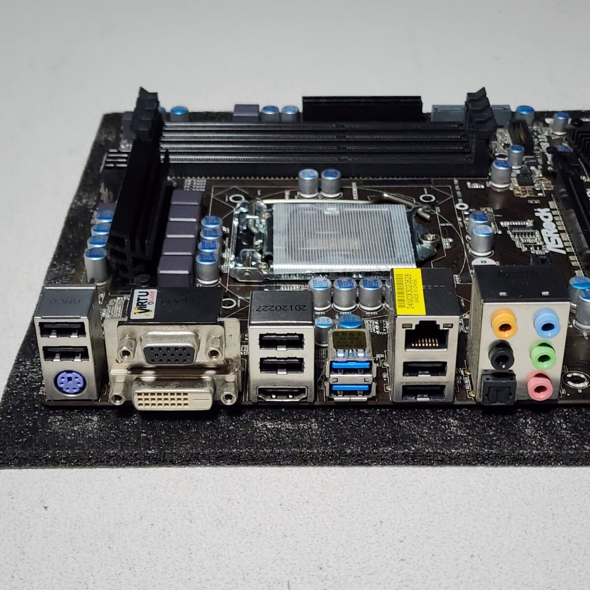 ASRock H77 Pro4/MVP LGA1155 ATXマザーボード ジャンク品 PCパーツの画像3