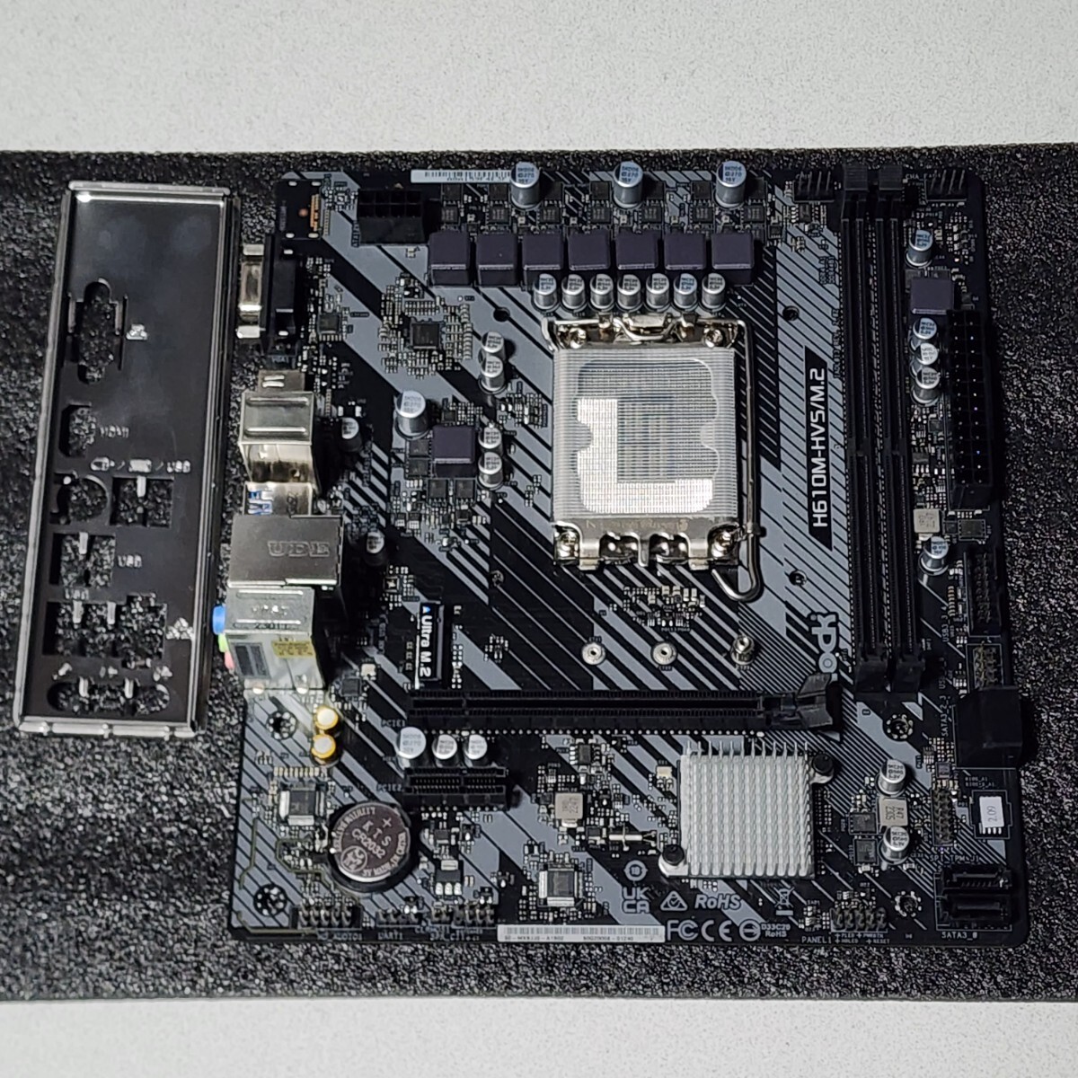 ASRock H610M-HVS/M 2 R2 0 IOパネル付属 LGA1700 MicroATX ASRock H610M-HVS/M 2 R2 0 IOパネル付属 LGA1700 MicroATX