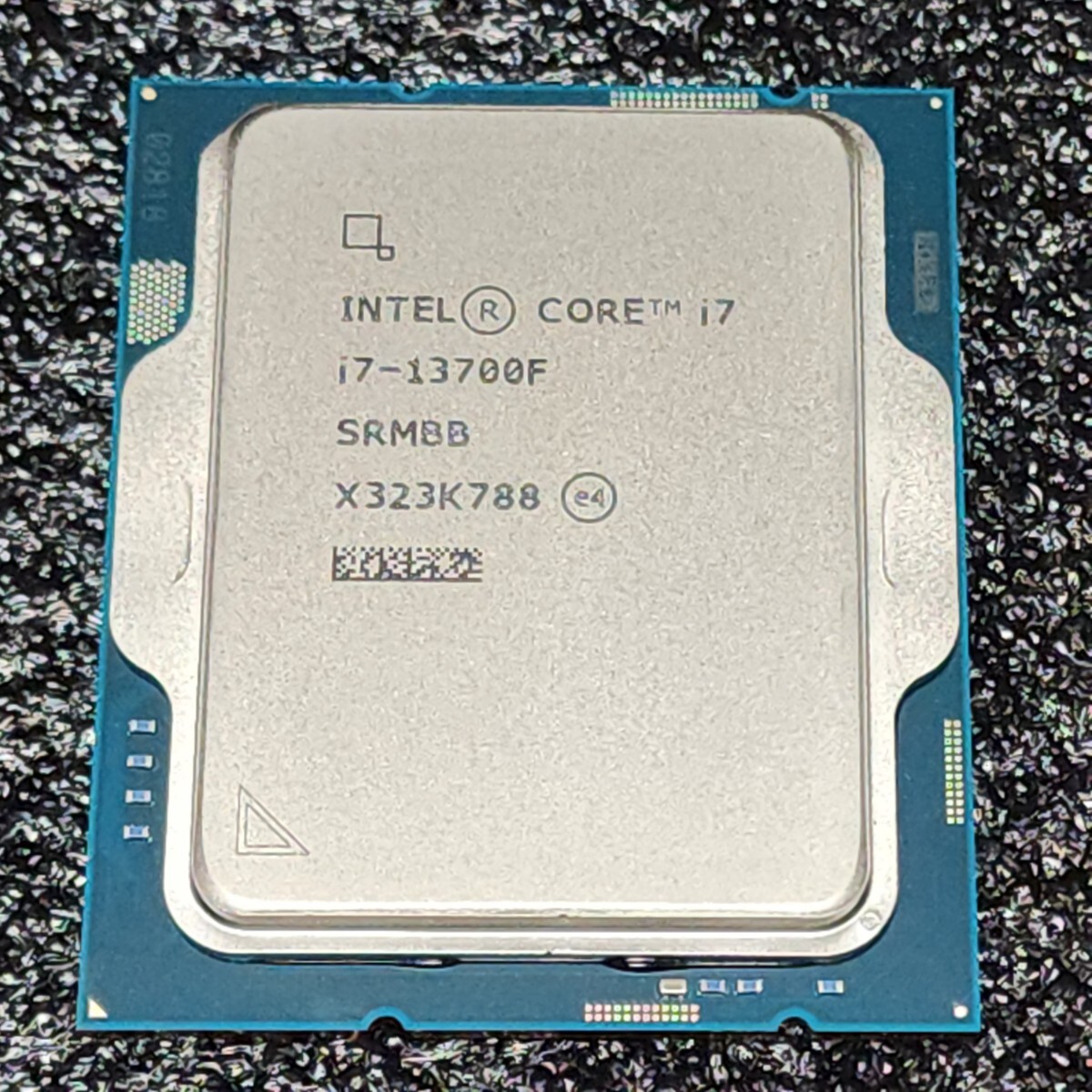 CPU Intel Core i7 13700F 2 1GHz 16コア24スレッド RaptorLake CPU Intel Core i7 13700F 2 1GHz 16コア24スレッド RaptorLake