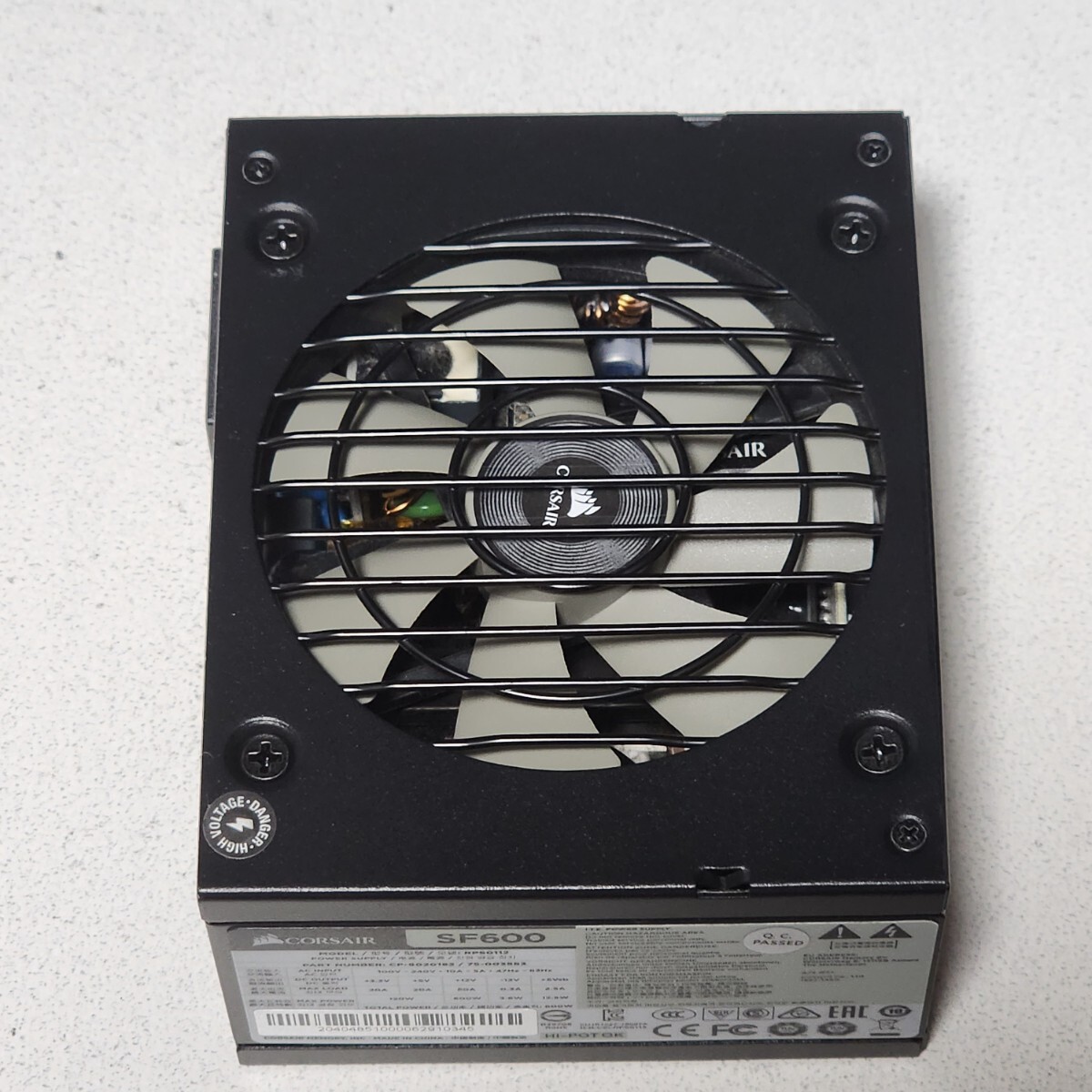 CORSAIR SF600 PLATINUM(RPS0112) 600W 80PLUS PLATINUM認証 SFX CORSAIR SF600 PLATINUM(RPS0112) 600W 80PLUS PLATINUM認証 SFX