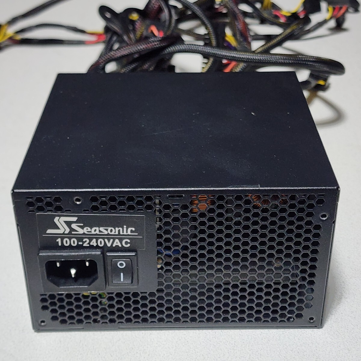Seasonic SS-520GB(S12II-520Bronze) 520W 80PLUS BRONZE認証 ATX電源ユニット 動作確認済み PCパーツ 500Wの画像3