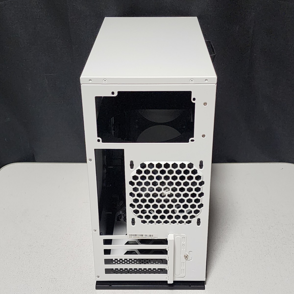 【送料無料】lN WIN 301 White(IW-CF07W) ミニタワー型PCケース(MicroATX)の画像5