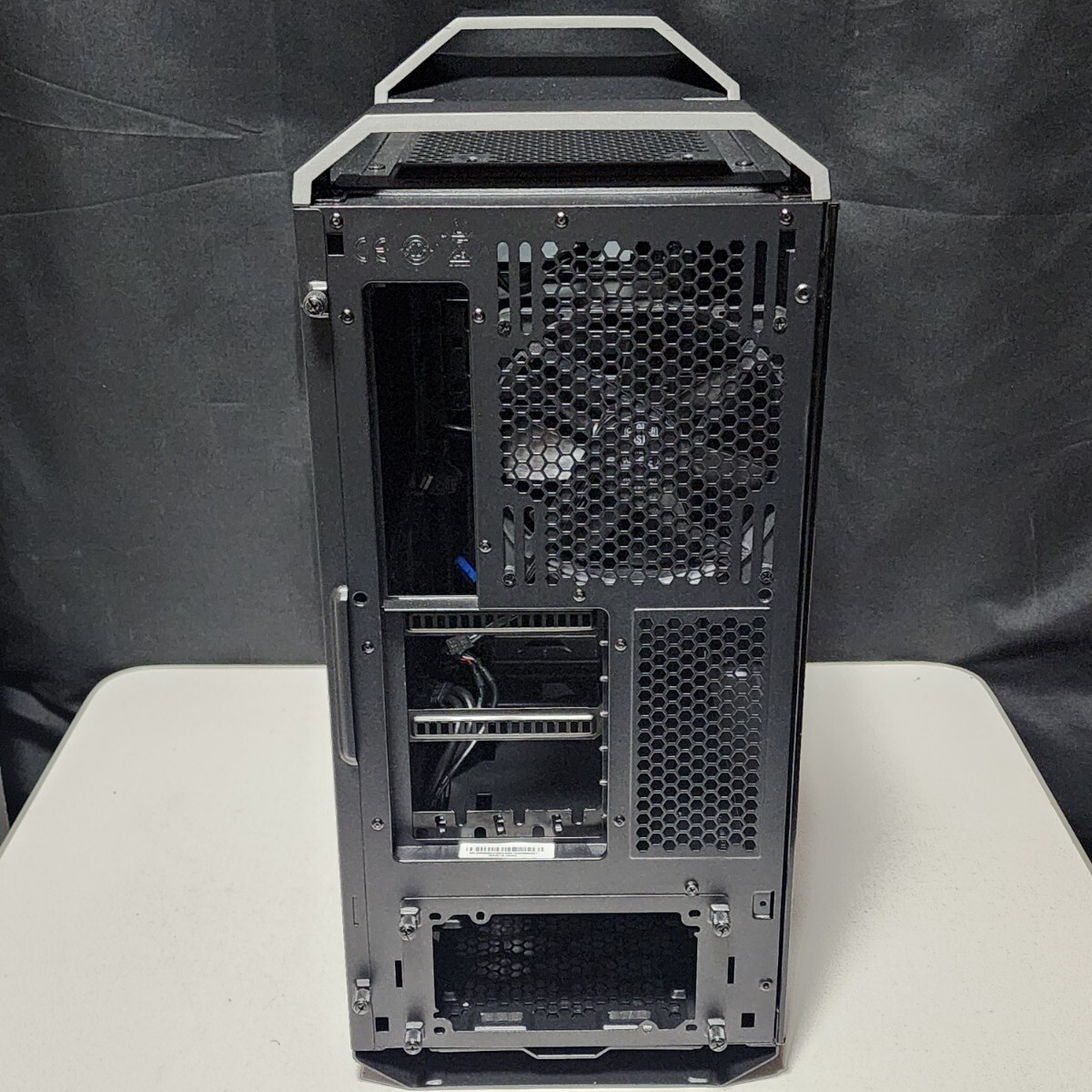 【送料無料】CoolerMaster MasterCase5 ミドルタワー型PCケース(ATX)の画像3