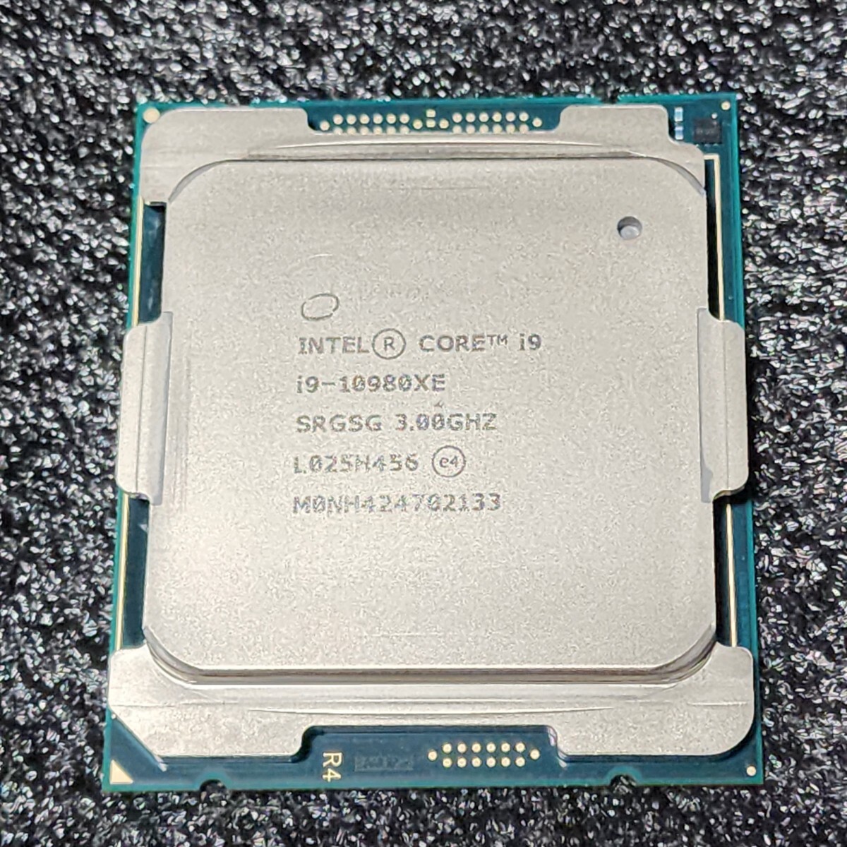 CPU Intel Core i9 10980XE 3.0GHz 18 core 36s red CascadeLake-X LGA2066 PC parts Intel operation verification ending 