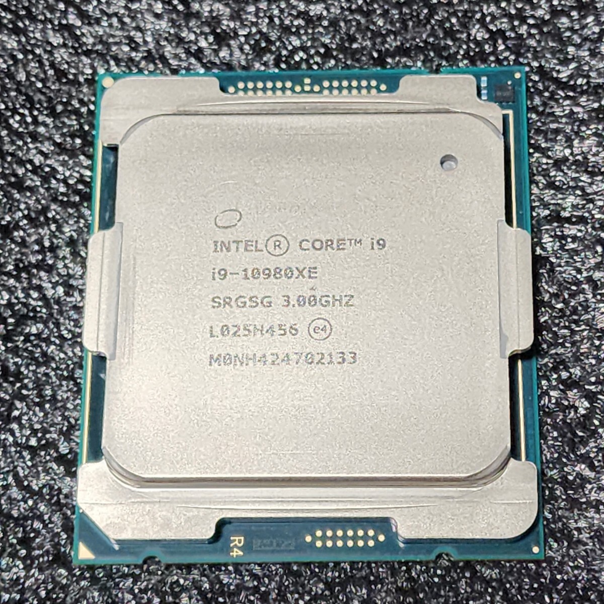 Intel core i9 10980XE 18コア 中古美品|PCパーツ Intel core i9 10980XE 18コア 中古美品|PCパーツ