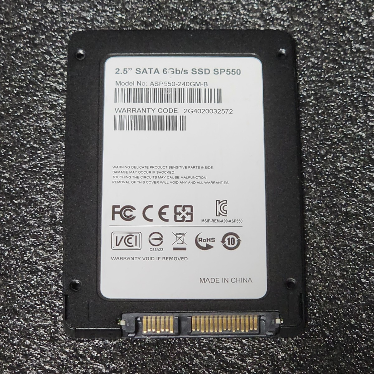 ADATA SP550(ASP550-240GM-B) 240GB SATA SSD 正常品 2.5インチ内蔵SSD フォーマット済 PCパーツ 動作確認済 250GB 256GB_画像2