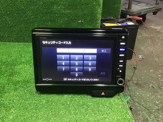 【送料無料】ホンダ純正;JF3/JF4;N-BOX;8インチプレミアムインターナビ;DVD:フルセグ:Bluetoothオーディオ:ロック/割れ/凹みあり:ジャンクの画像3