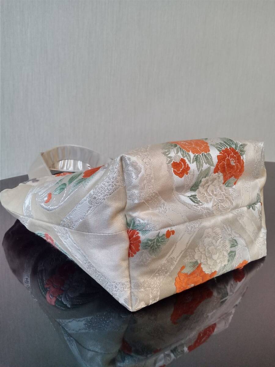 ハンドメイド・帯リメイク・母の日に・使いやすい花柄織のバッグ・正絹_画像5