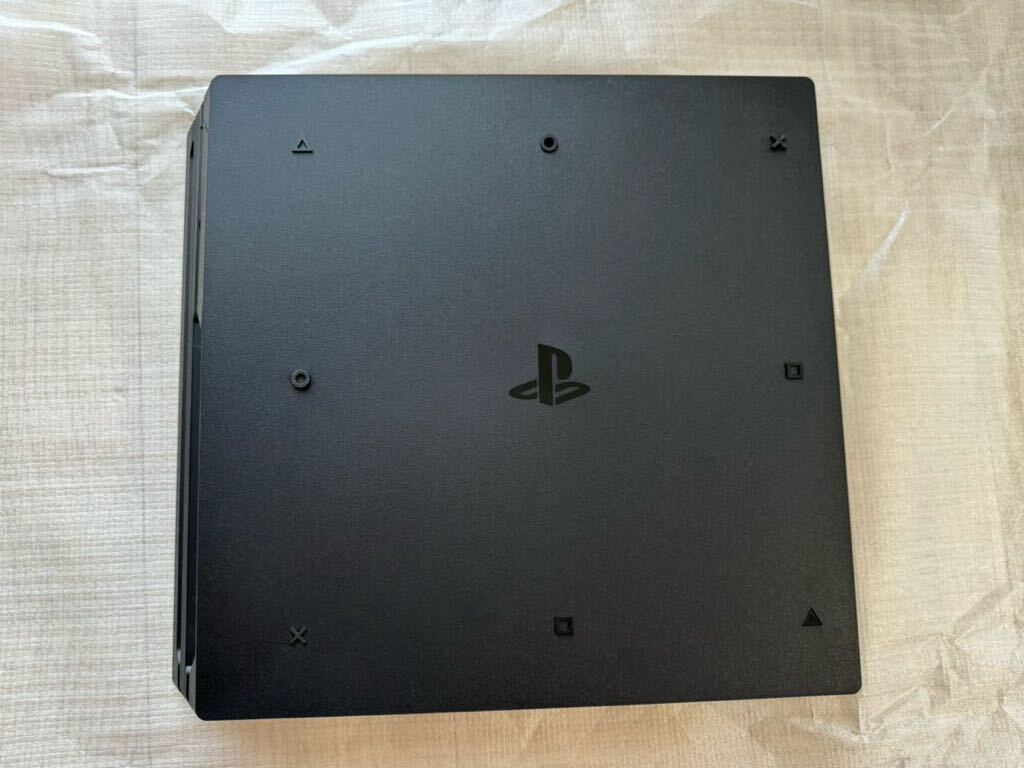 PlayStation4 Pro ジェット・ブラック 1TB CUH-7200BB01 +コントローラー+埃防止キット+冷却ファン_画像3