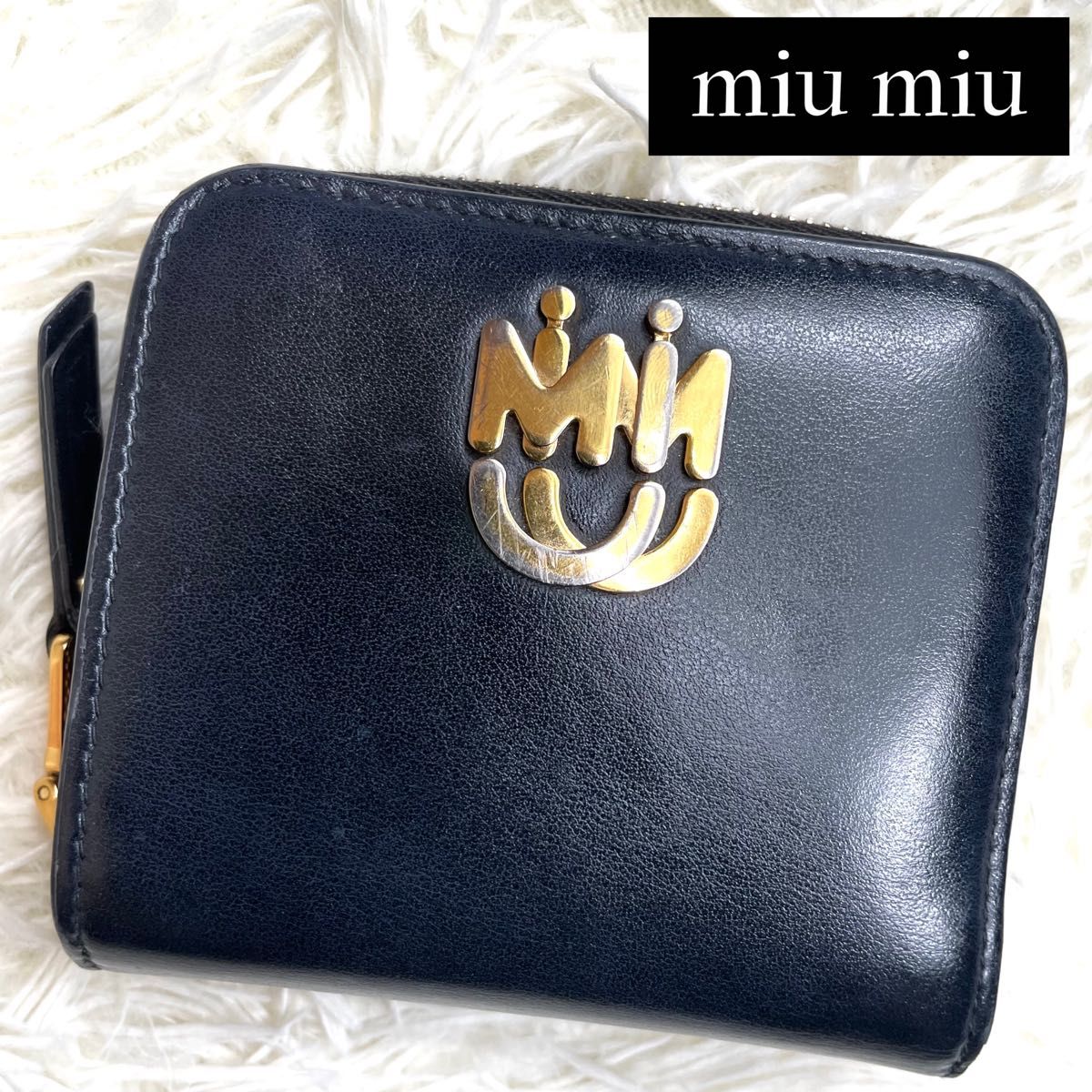 希少品 / miu miu ミュウミュウ エムエムコンパクトジップウォレット 二つ折り財布 ラウンドジップ ブラック 5ML522