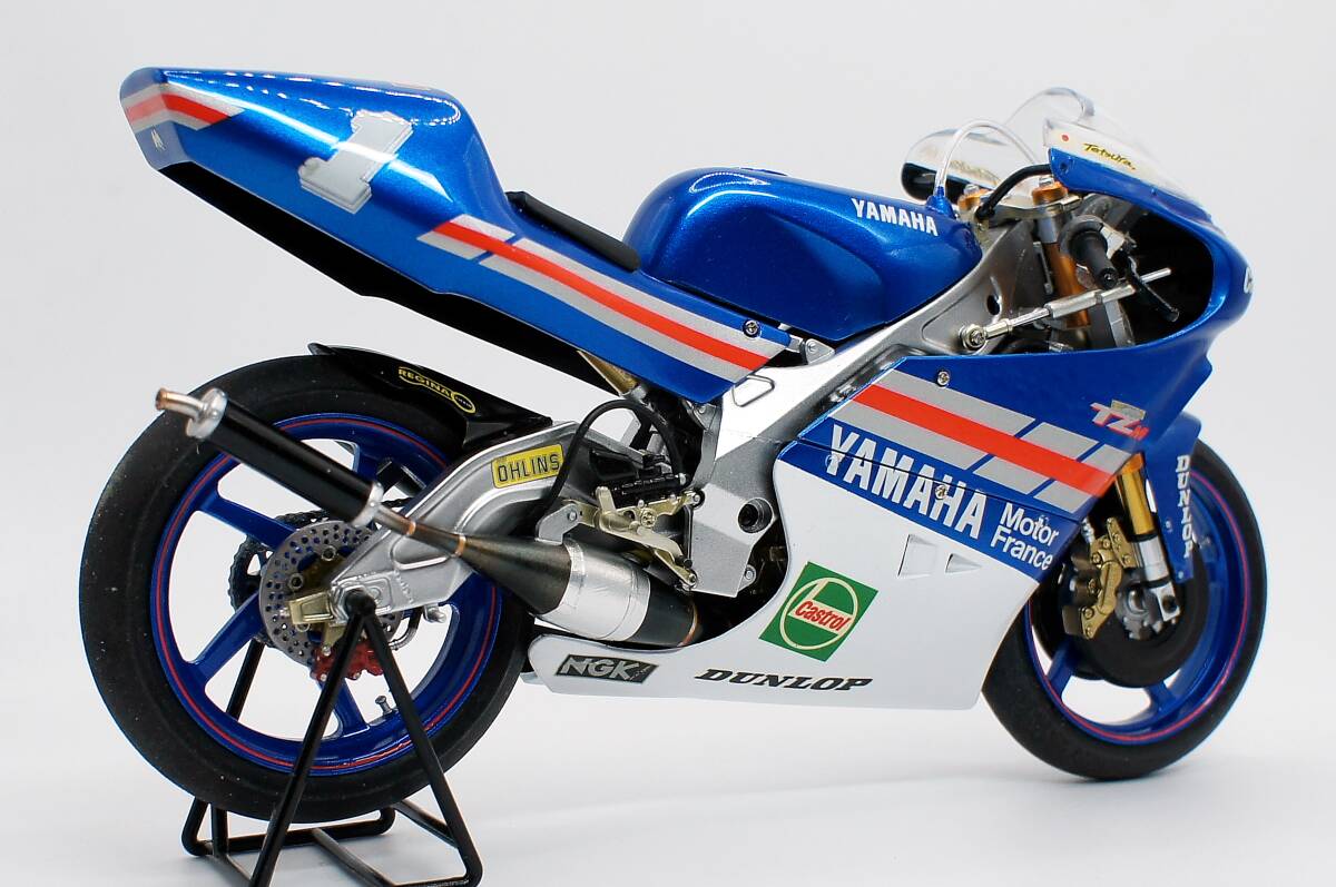 1/12 TAMIYA タミヤ 1994 YAMAHA ヤマハ TZ250M 原田哲也 #1 Rider:Tetsuya Harada 塗装済 完成品 　_画像3