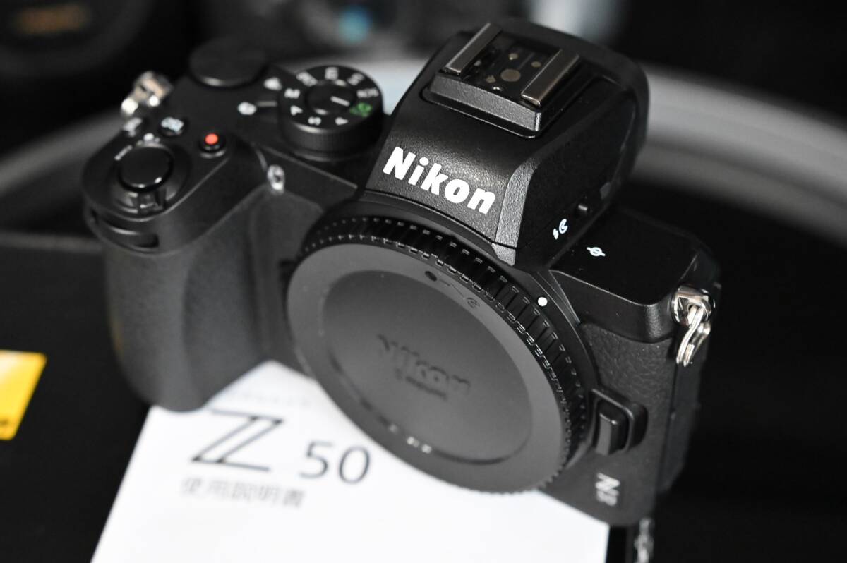 【送料無料★極上品★ショット数1620枚】Nikon Z50 ダブルズームキット NIKKOR DX16-50mm/DX50-250mm ニコン ミラーレス一眼の画像2