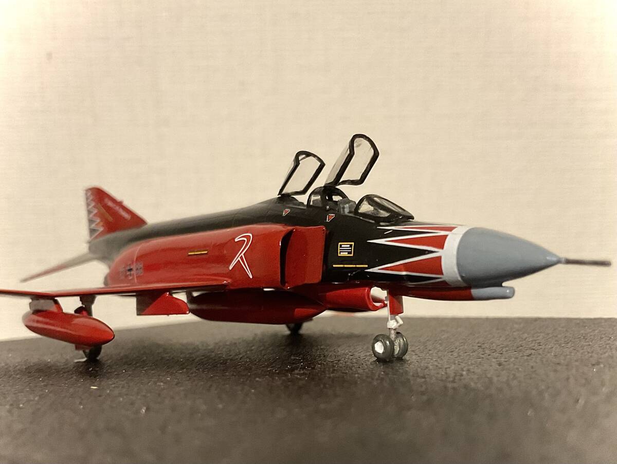 1/144 LS F-4 PHANTOMⅡ ドイツ空軍40周年記念特別塗装機 完成品の画像3