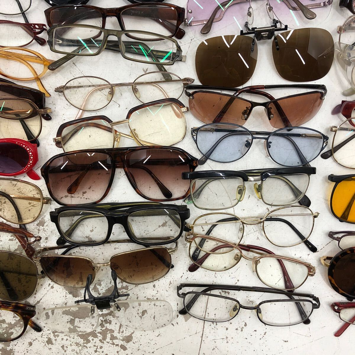 R ☆大量☆ 眼鏡 メガネ めがね サングラス 老眼鏡 フレーム まとめ 約6kg セット ブランド ノーブランド 度あり 度なし 混在の画像9