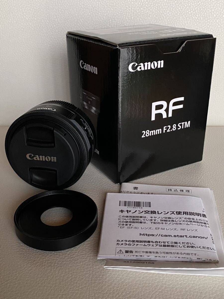 【新品・未使用】Canon キヤノン 単焦点レンRF28mm F2.8 STM 社外品新品フード付きの画像1