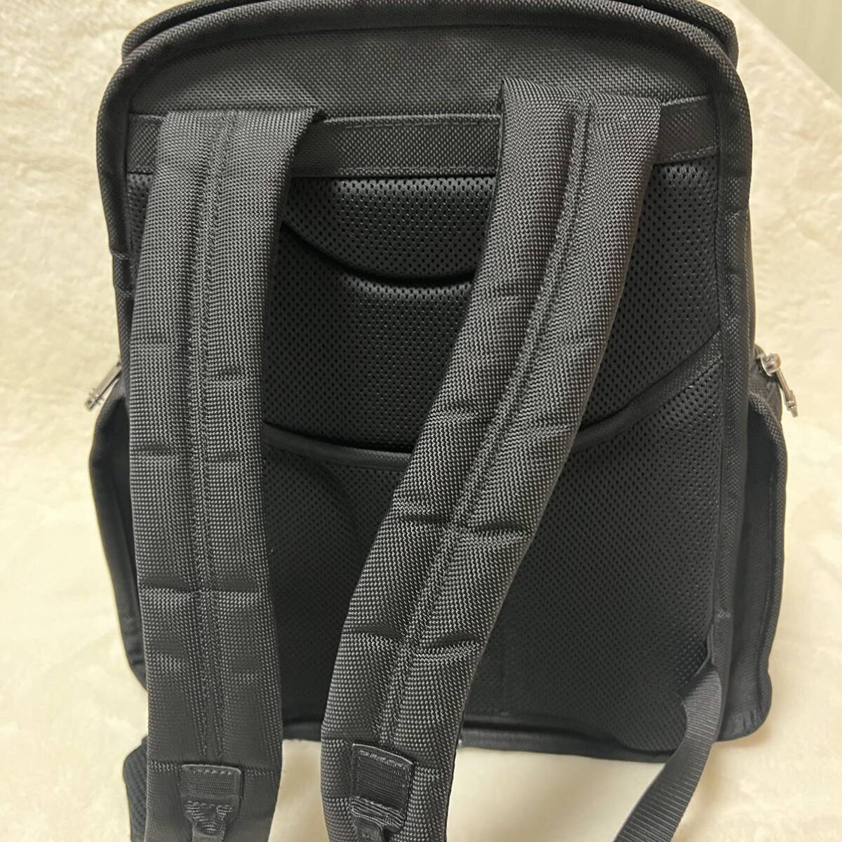 1円【美品】TUMI Alpha Compact Laptop Brief Pack リュック 大容量 ビジネス バックパック 米国tumi 26173D4 ブラック A4 多機能の画像6