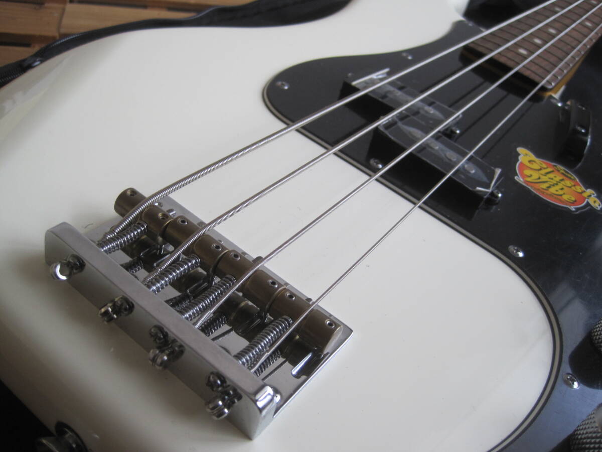 Squier by Fender(スクワイアー フェンダー)FSR Classic Vibe '60s P-Bass OWH★プレシジョンベースモデル 中古品 ソフトケース付_画像7