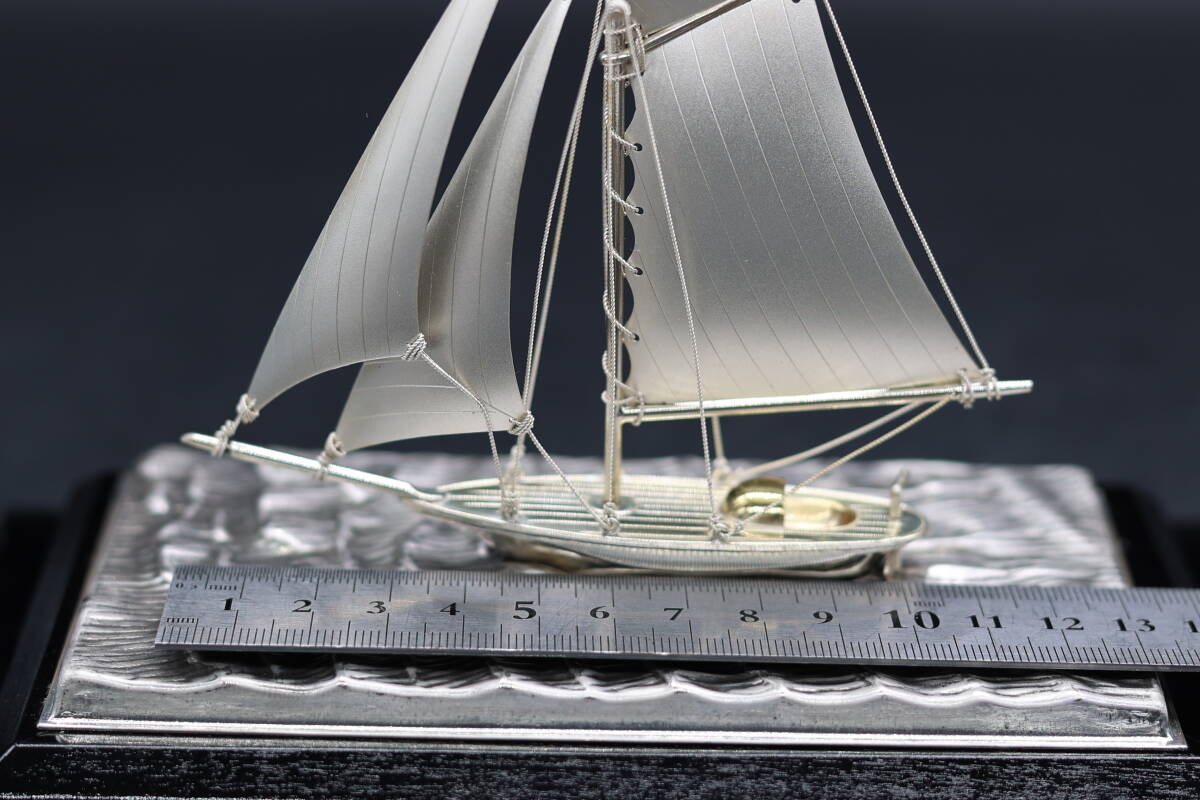銀製ヨット　銀製刻印 銀細工 帆船 模型 ガラスケース付 置物 _画像7