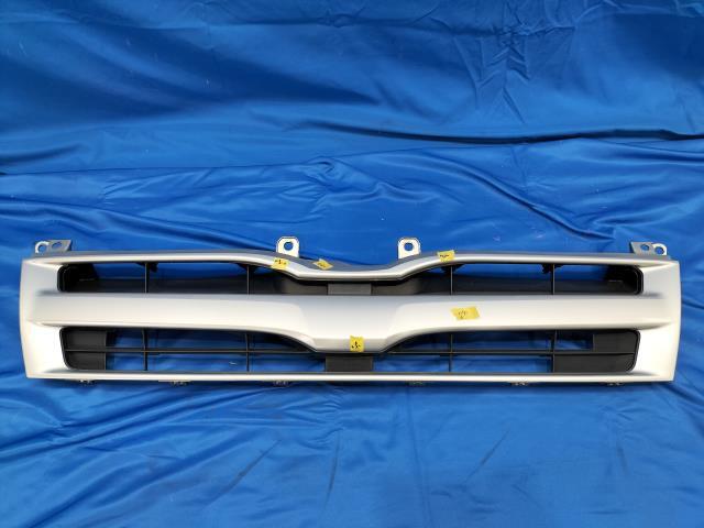  Hiace CBF-TRH200K radiator grill DX well cab car 058 53111-26390